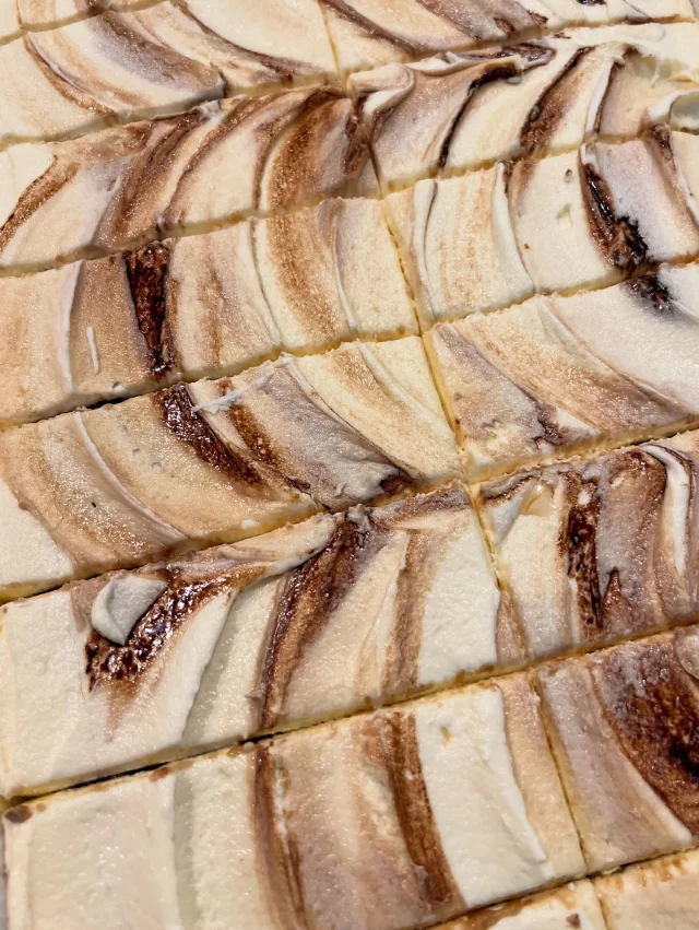 ☕ Vietnamese Iced Coffee Traycake 🤎

Inspired by the classic drink - rich espresso meets silky condensed milk, swirled through a soft, buttery sponge.

Delicately balanced, visually stunning, and seriously moreish.

Perfect with your afternoon brew or as a coffee lover’s dream dessert…

📍Handmade in Kent | Nationwide delivery

______

#handmadecakes #wholesalecake #bakers #cakesupplier #cakes #brownies #vegancakes #freefromcake #cakedelivery #kentbusiness #coffeeshop #cafe #wildfarmed