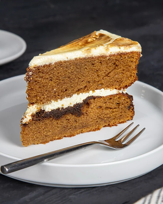 Vietnamese Iced Coffee Cake ☕️

~ coffee flavoured cake topped with condensed milk frosting and decorated with coffee swirls ~

Pre portioned into 14 perfect slices 🍰

#thefinestcakeco #handmadecakes #wholesalecake #bakers #cakesupplier #cakes #brownies #kentbusiness #coffeeshop #cafe #coffee #coffeecake